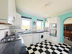 Kitchen- click for photo gallery